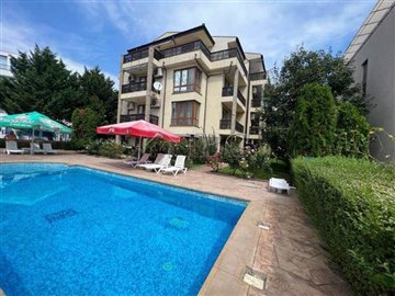 16938985661-bedroomapartmentwithpoolviewinroy