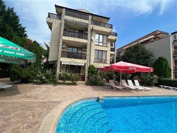 16938985671-bedroomapartmentwithpoolviewinroy