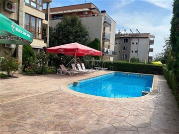 16938985671-bedroomapartmentwithpoolviewinroy