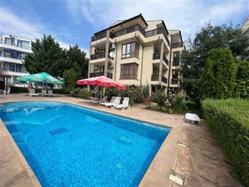 16938985671-bedroomapartmentwithpoolviewinroy