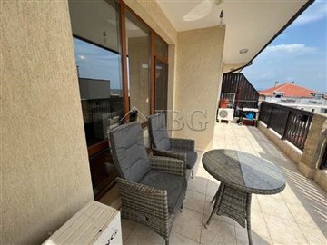 16938985671-bedroomapartmentwithpoolviewinroy