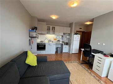 16938985671-bedroomapartmentwithpoolviewinroy
