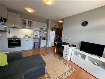 16938985661-bedroomapartmentwithpoolviewinroy