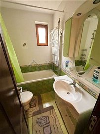 16952126121stline2-bedroomapartmentforsaleint