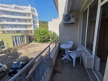 1696931354studiowithbalconyinsunsetkosharitsa