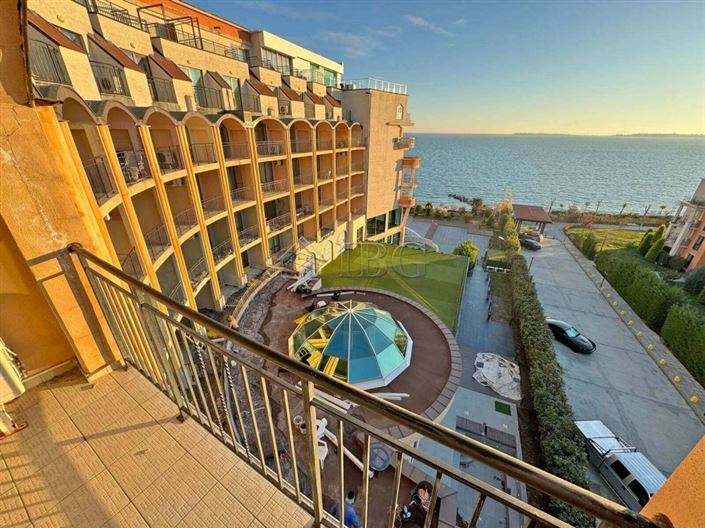 Image No.1-Appartement de 2 chambres à vendre à Sveti Vlas