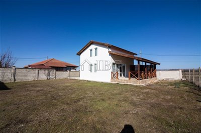 17068654592-bed-house-close-to-balchik-5