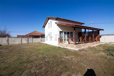 17068654612-bed-house-close-to-balchik-7