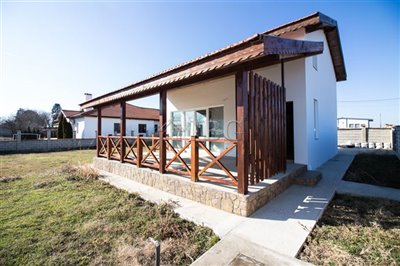 17068654602-bed-house-close-to-balchik-10
