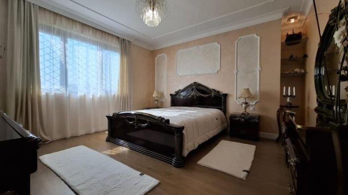 Image No.22-4 Bed House for sale