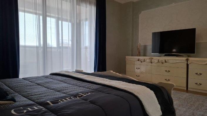 Image No.16-4 Bed House for sale