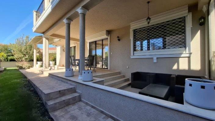 Image No.27-4 Bed House for sale