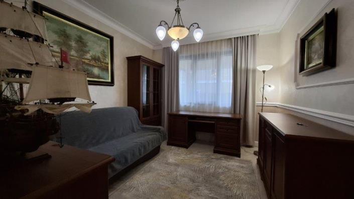 Image No.24-4 Bed House for sale