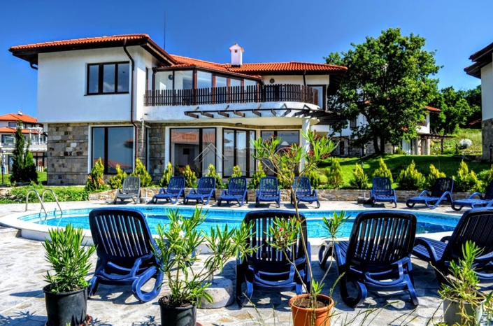 Image No.24-2 Bed Apartment for sale