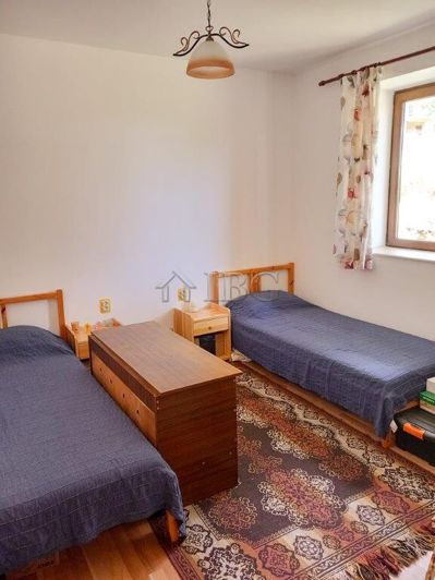 Image No.2-4 Bed House for sale