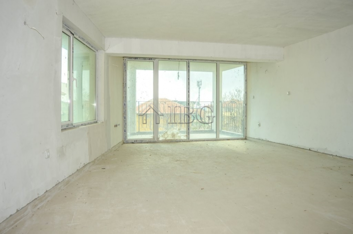 Image No.5-Appartement de 2 chambres à vendre à Sveti Vlas