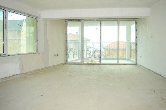 Image No.6-Appartement de 2 chambres à vendre à Sveti Vlas