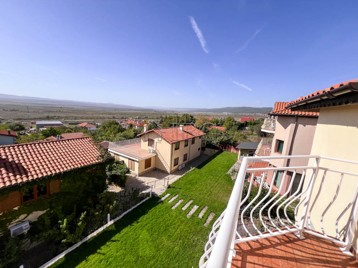 Image No.12-4 Bed House for sale