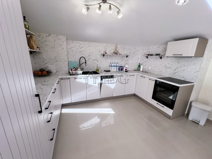 Image No.25-4 Bed House for sale