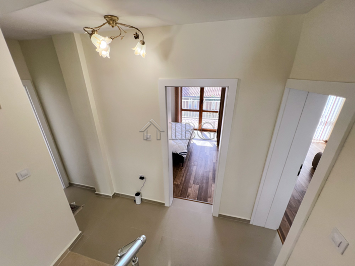 Image No.29-4 Bed House for sale