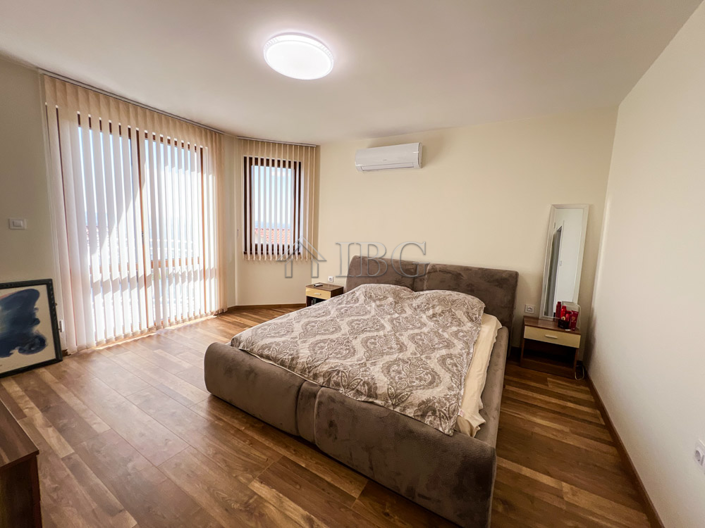 Image No.33-4 Bed House for sale