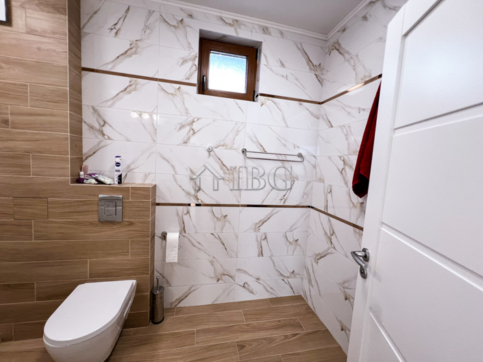 Image No.35-4 Bed House for sale