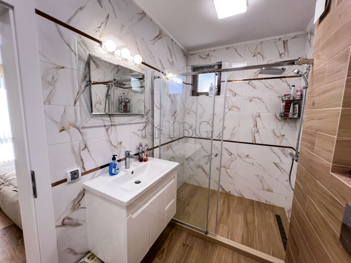 Image No.37-4 Bed House for sale