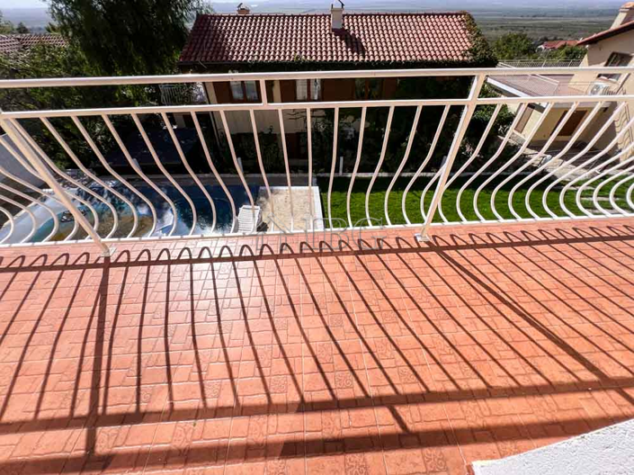 Image No.40-4 Bed House for sale