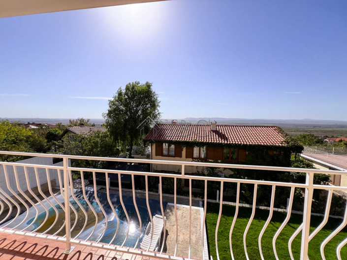 Image No.43-4 Bed House for sale