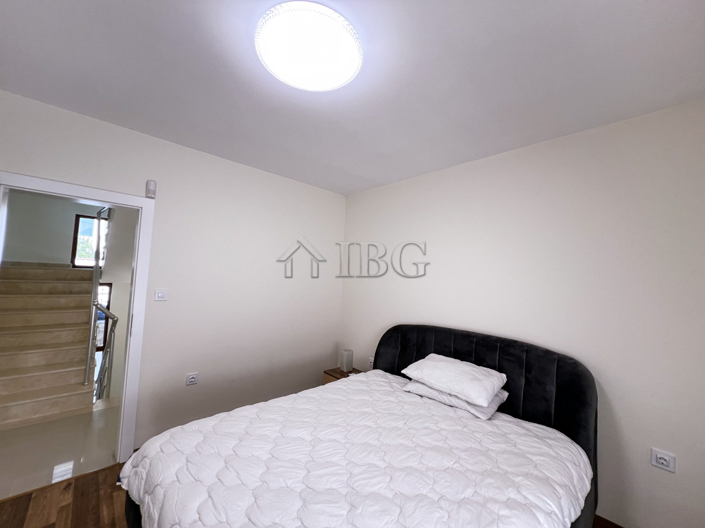 Image No.44-4 Bed House for sale