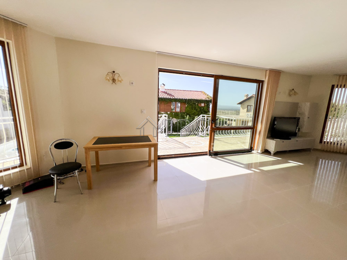 Image No.56-4 Bed House for sale