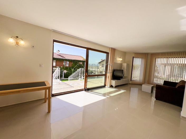 Image No.58-4 Bed House for sale