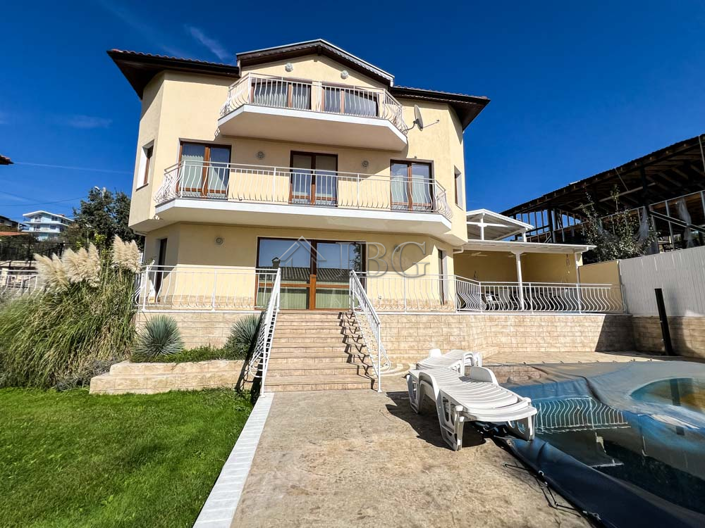 Image No.7-4 Bed House for sale