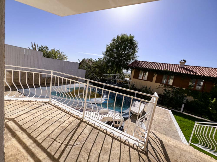 Image No.64-4 Bed House for sale