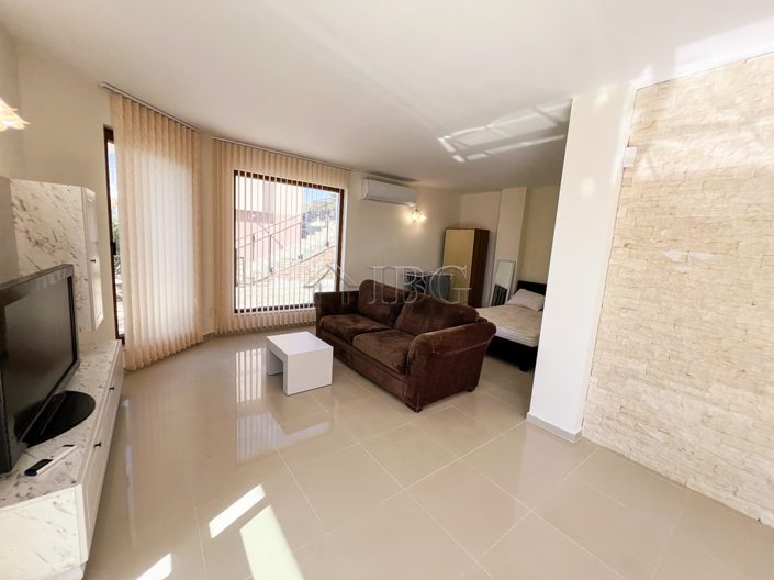 Image No.67-4 Bed House for sale