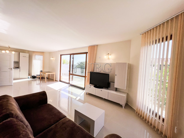 Image No.72-4 Bed House for sale