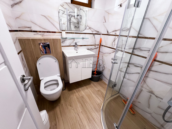 Image No.74-4 Bed House for sale