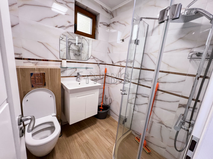 Image No.75-4 Bed House for sale