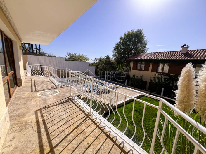 Image No.79-4 Bed House for sale