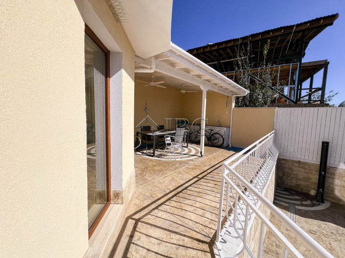 Image No.80-4 Bed House for sale