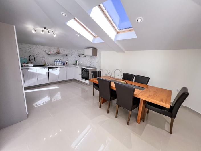 Image No.9-4 Bed House for sale