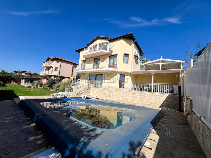 Image No.86-4 Bed House for sale