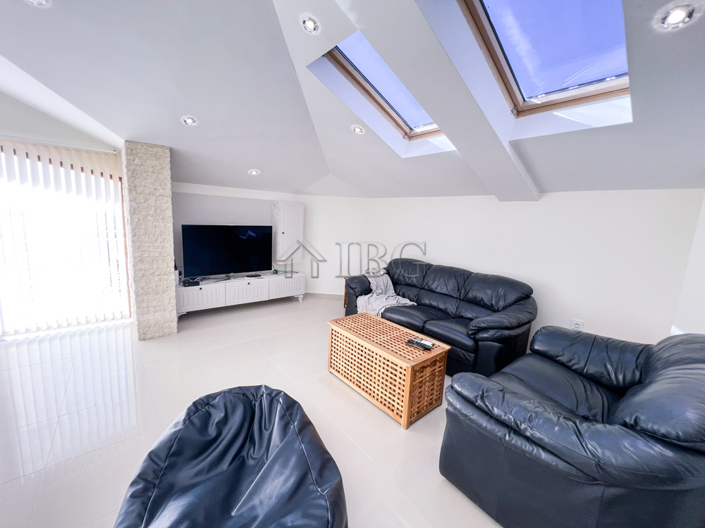 Image No.10-4 Bed House for sale