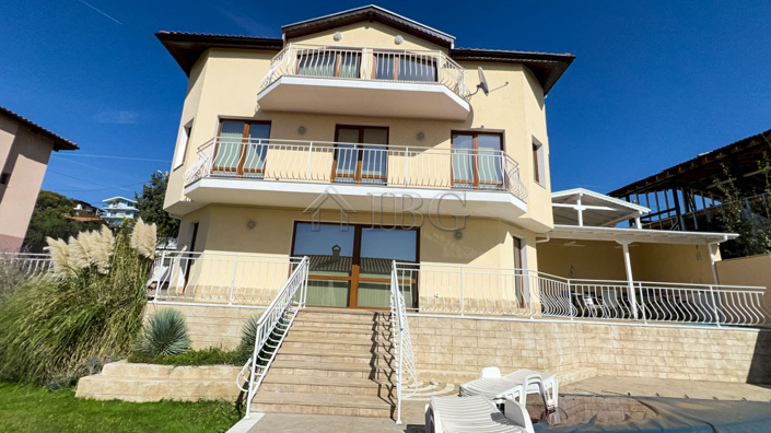 Image No.91-4 Bed House for sale