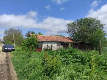 1 - , Maison