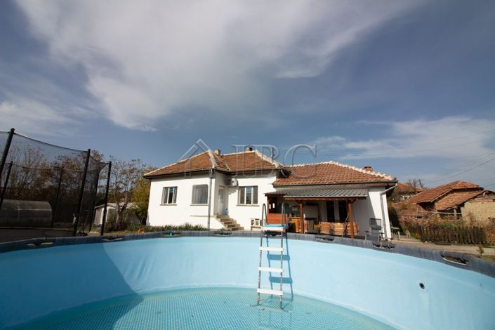 Image No.2-Maison de 2 chambres à vendre à Pavlikeni