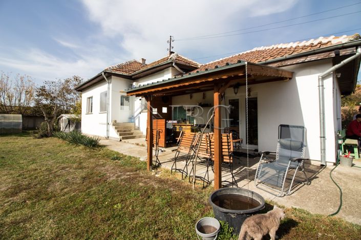 Image No.3-Maison de 2 chambres à vendre à Pavlikeni