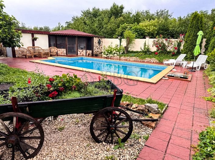 Image No.11-3 Bed House for sale