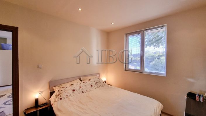 Image No.18-4 Bed House for sale