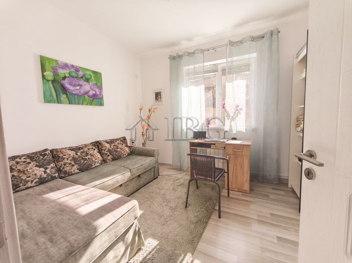 Image No.9-3 Bed House for sale